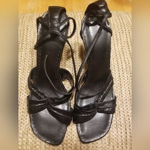 Nine West black size 8 heeled sandals